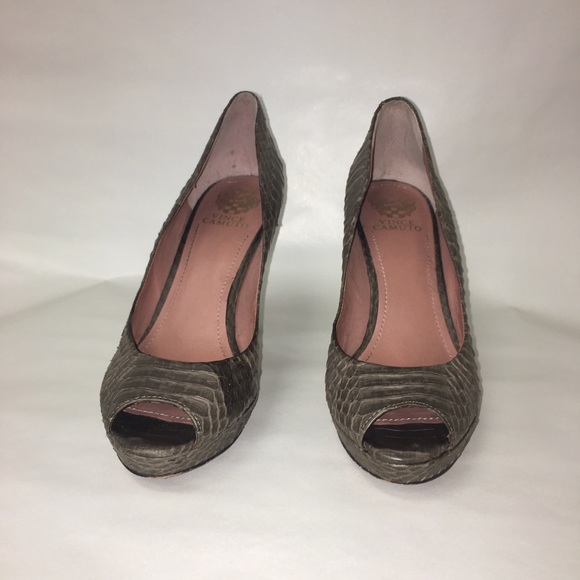 Vince Camuto heels - Picture 2 of 5
